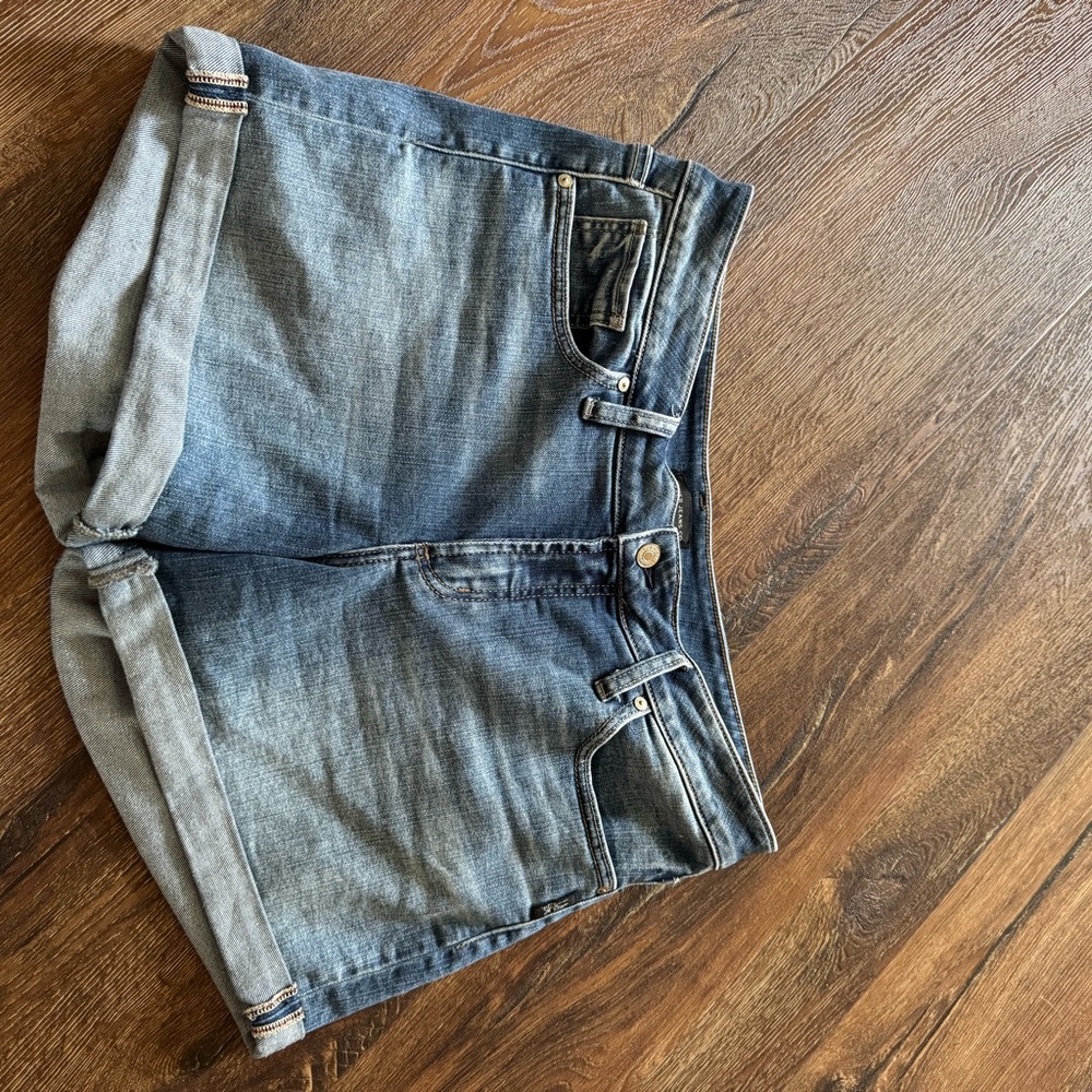 Silver Jeans Blue Jean Shorts Mid-Rise Cut-Off